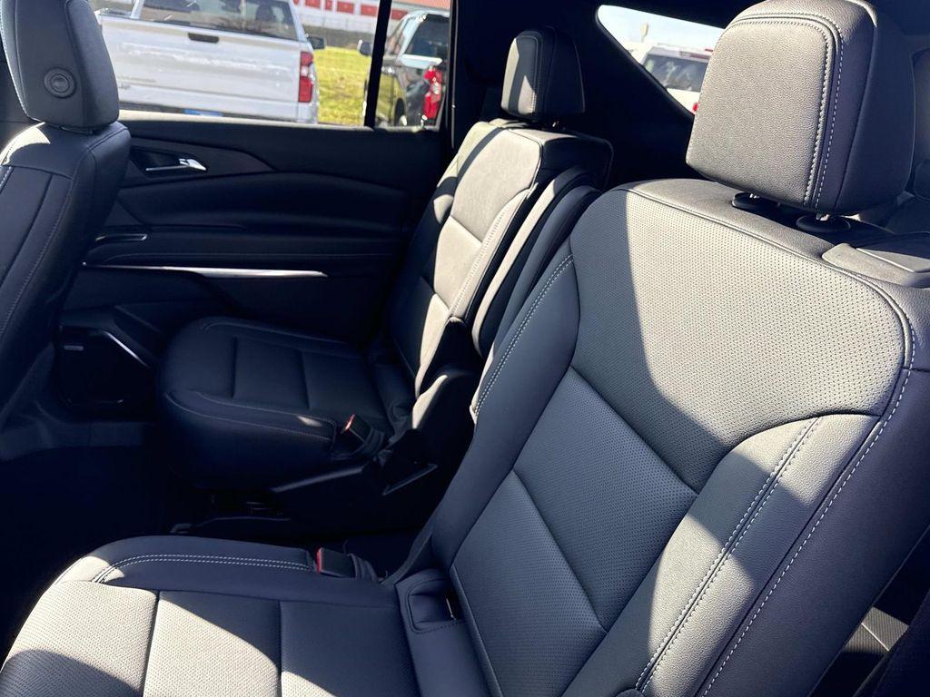 new 2026 Chevrolet Traverse car, priced at $47,895