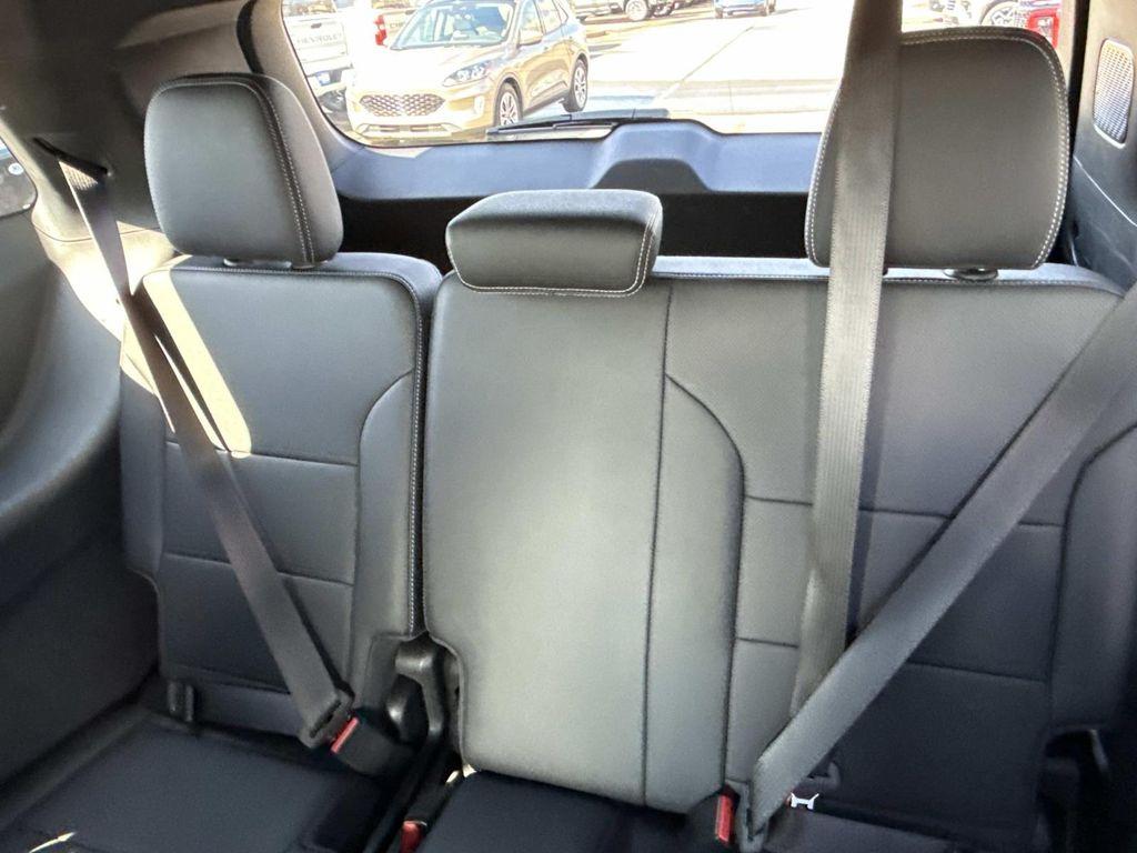 used 2025 Chevrolet Traverse car, priced at $37,497