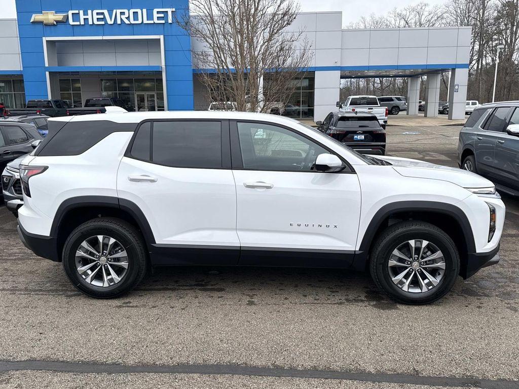 new 2026 Chevrolet Equinox car, priced at $31,400