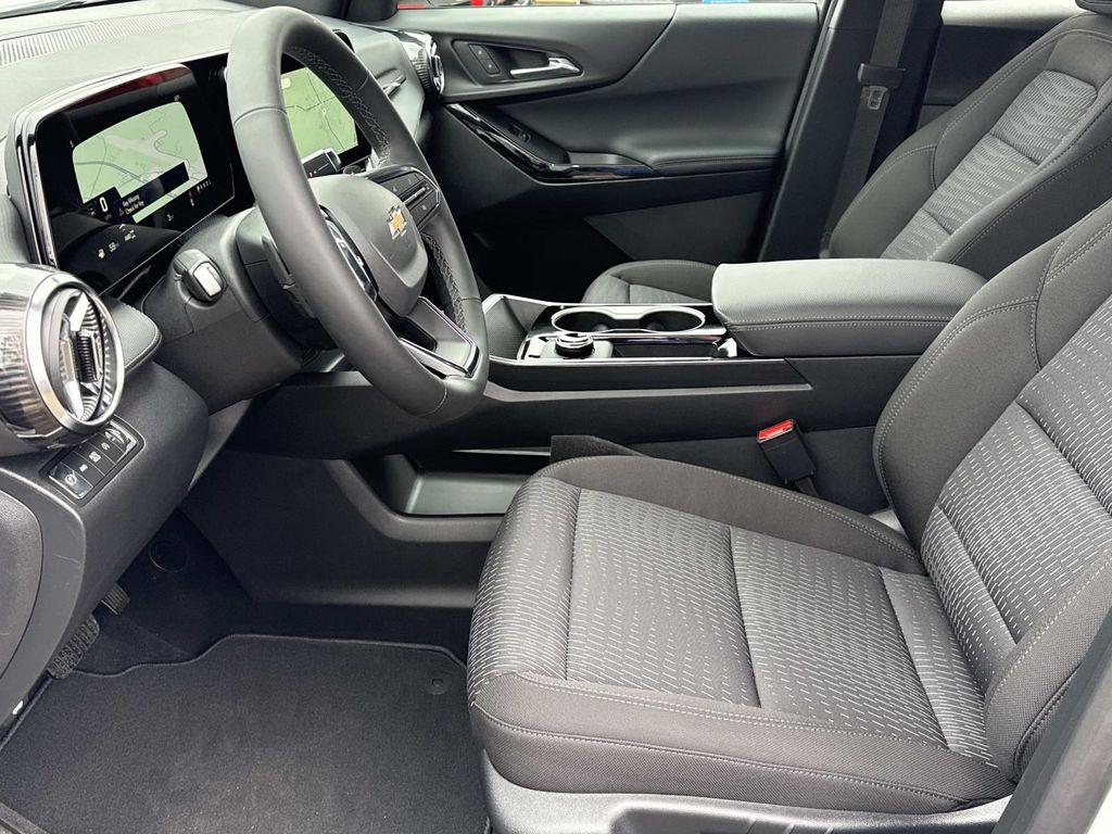 new 2026 Chevrolet Equinox car, priced at $31,400