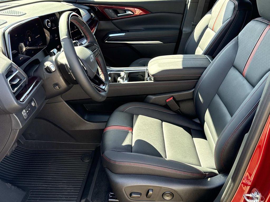 new 2026 Chevrolet Traverse car, priced at $54,900