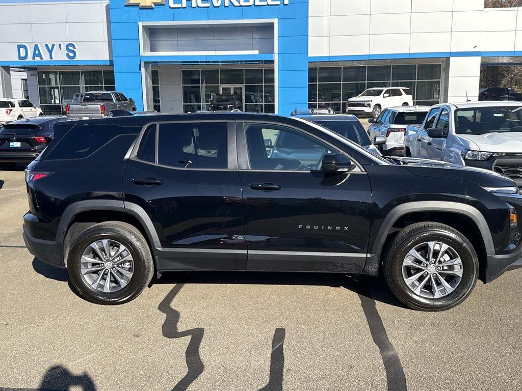new 2026 Chevrolet Equinox car, priced at $28,900