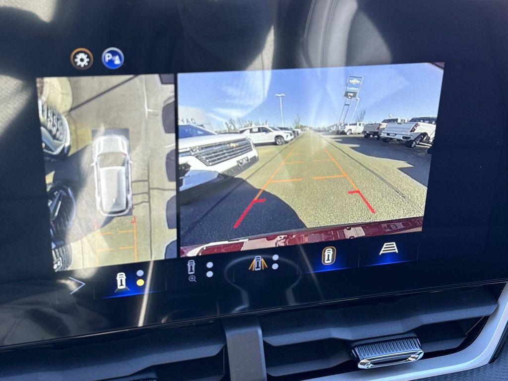 new 2026 Chevrolet Equinox car, priced at $31,900