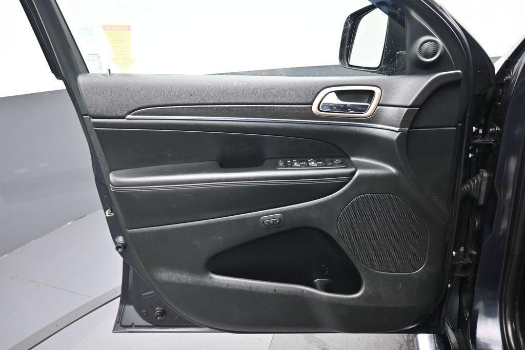 used 2015 Jeep Grand Cherokee car, priced at $16,988