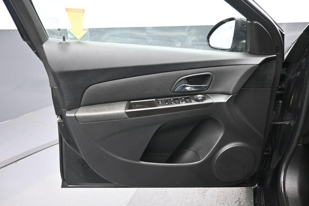 used 2015 Chevrolet Cruze car, priced at $5,988