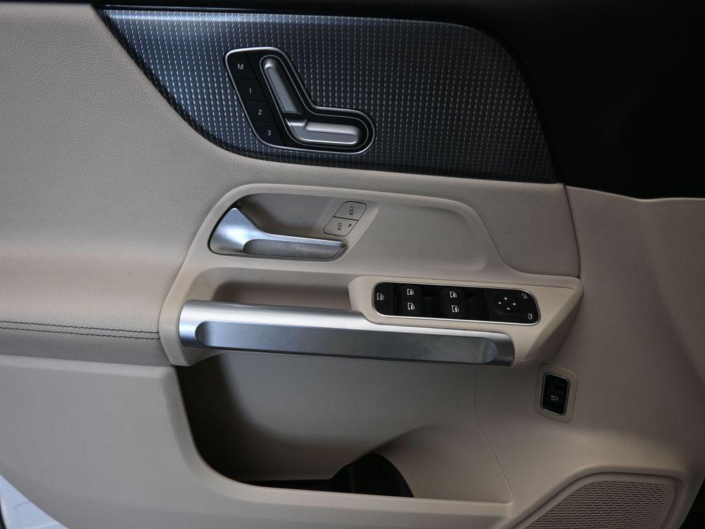 used 2020 Mercedes-Benz GLB 250 car, priced at $21,987