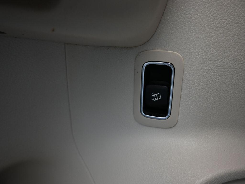 used 2020 Mercedes-Benz GLB 250 car, priced at $21,987