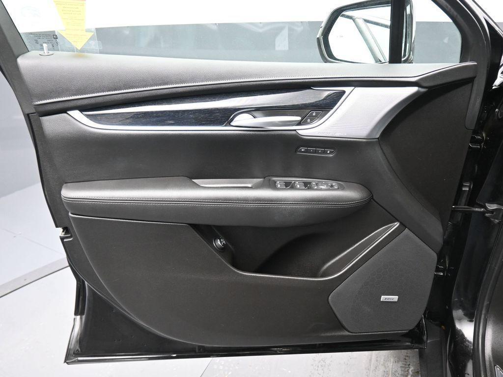 used 2025 Cadillac XT5 car, priced at $41,999