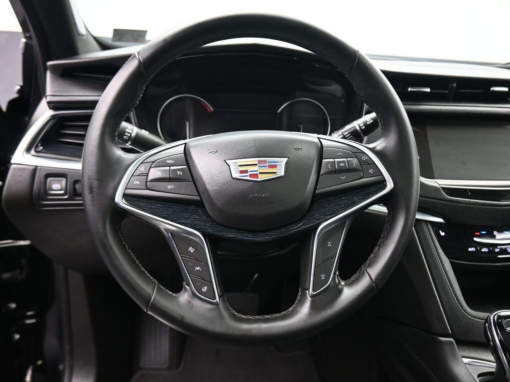 used 2025 Cadillac XT5 car, priced at $41,999