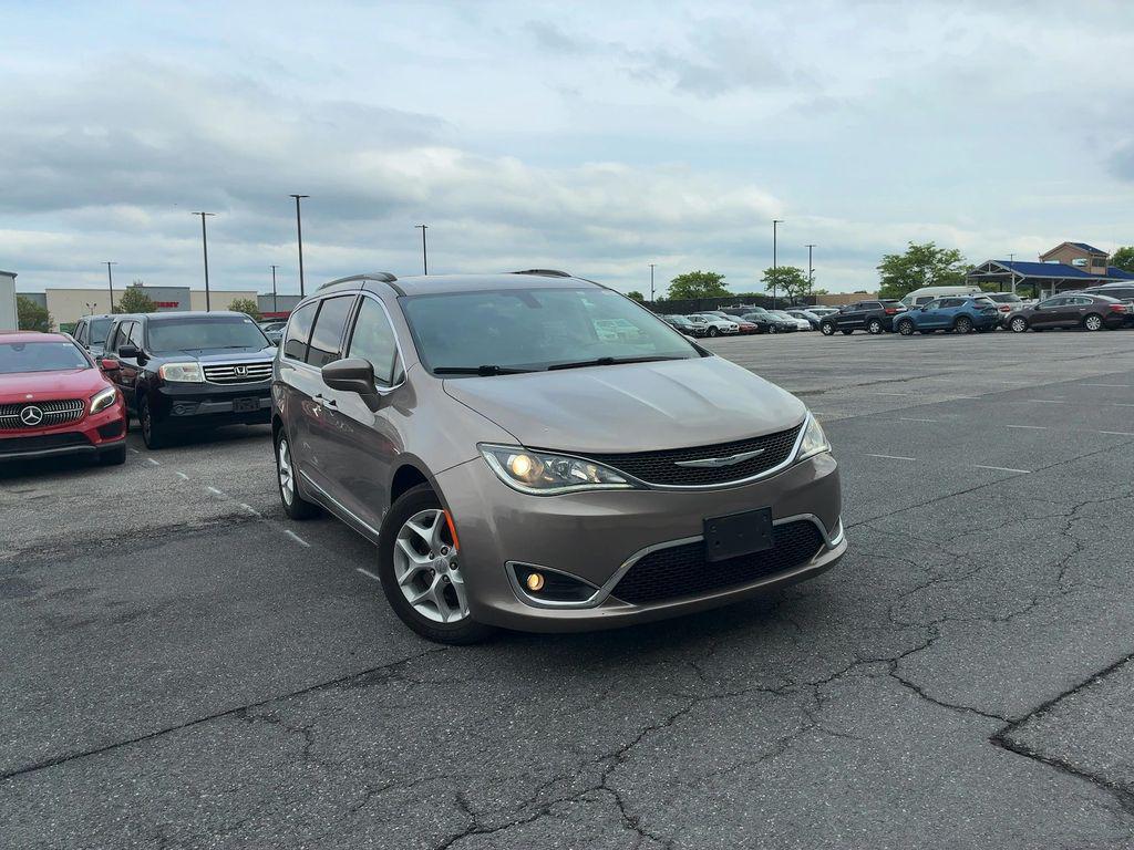 used 2017 Chrysler Pacifica car, priced at $14,988