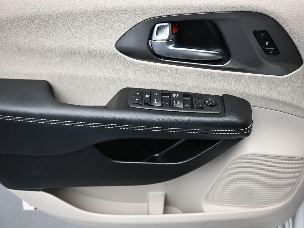 used 2023 Chrysler Pacifica car, priced at $21,488