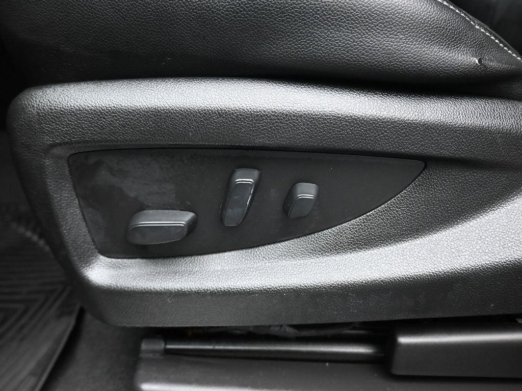 used 2020 GMC Yukon car, priced at $22,988