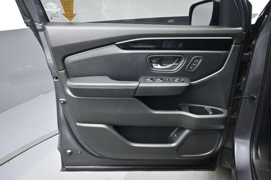 used 2023 Honda Pilot car, priced at $38,999