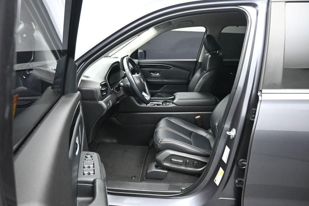 used 2023 Honda Pilot car, priced at $38,999
