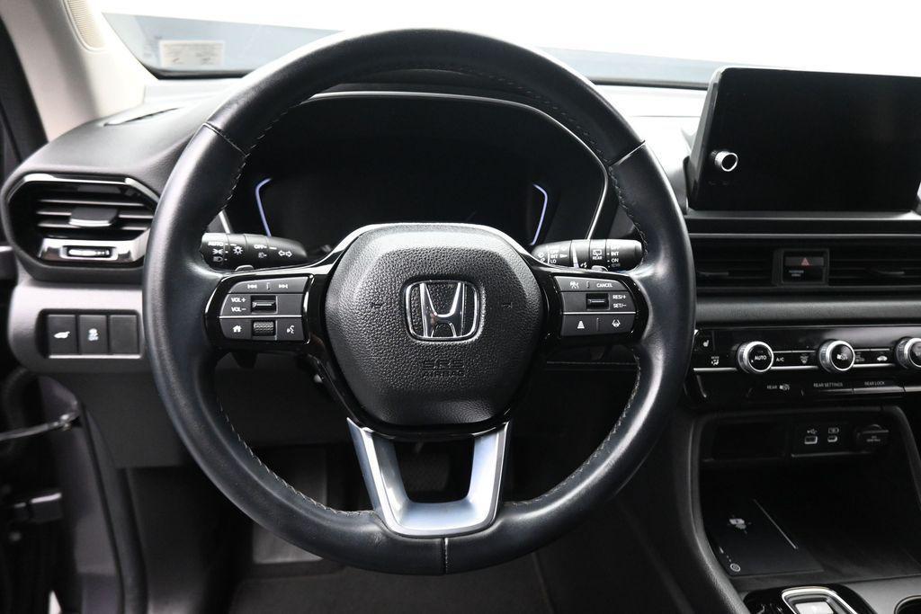 used 2023 Honda Pilot car, priced at $38,999