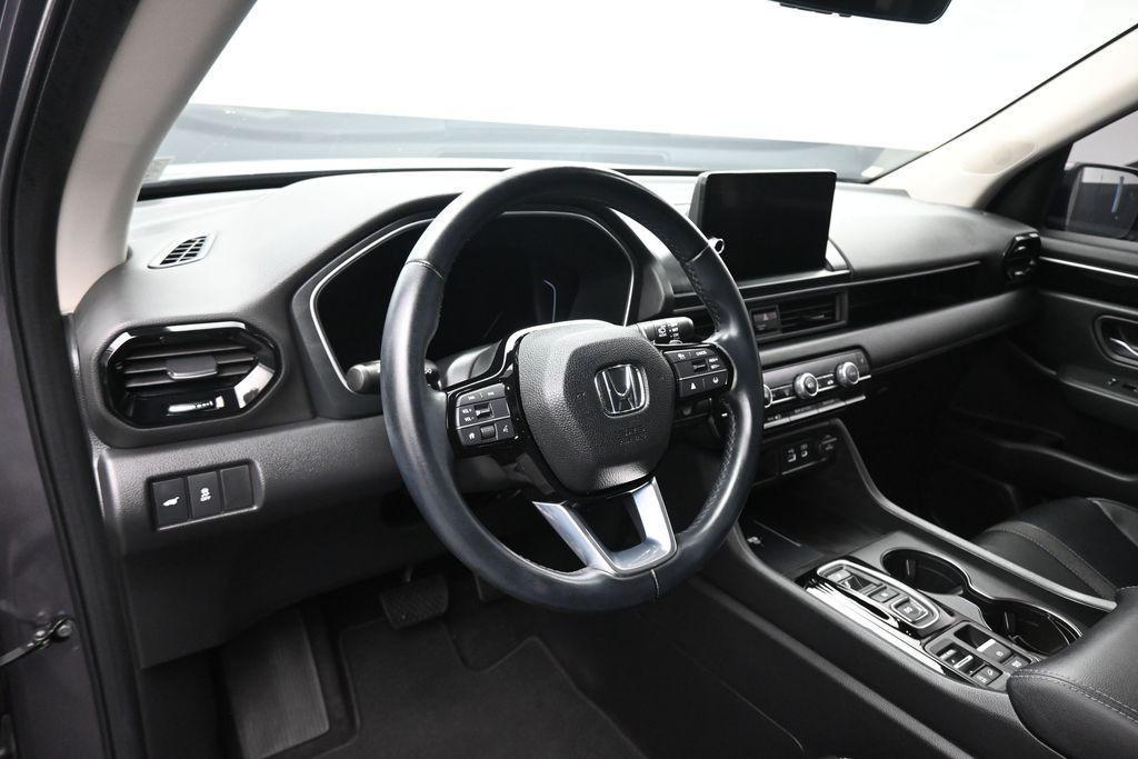 used 2023 Honda Pilot car, priced at $38,999