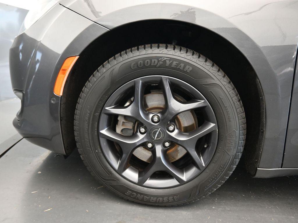 2020 Granite Crystal Metallic Clearcoat Chrysler Pacifica