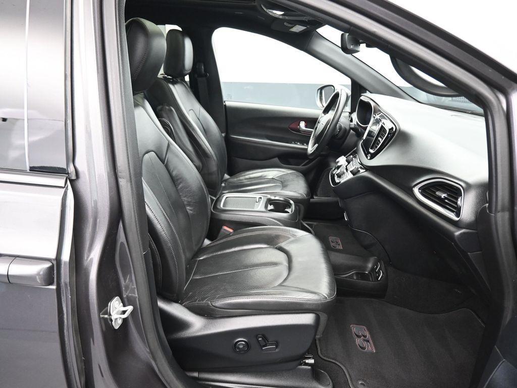 2020 Granite Crystal Metallic Clearcoat Chrysler Pacifica