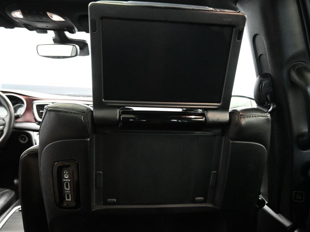 2020 Granite Crystal Metallic Clearcoat Chrysler Pacifica