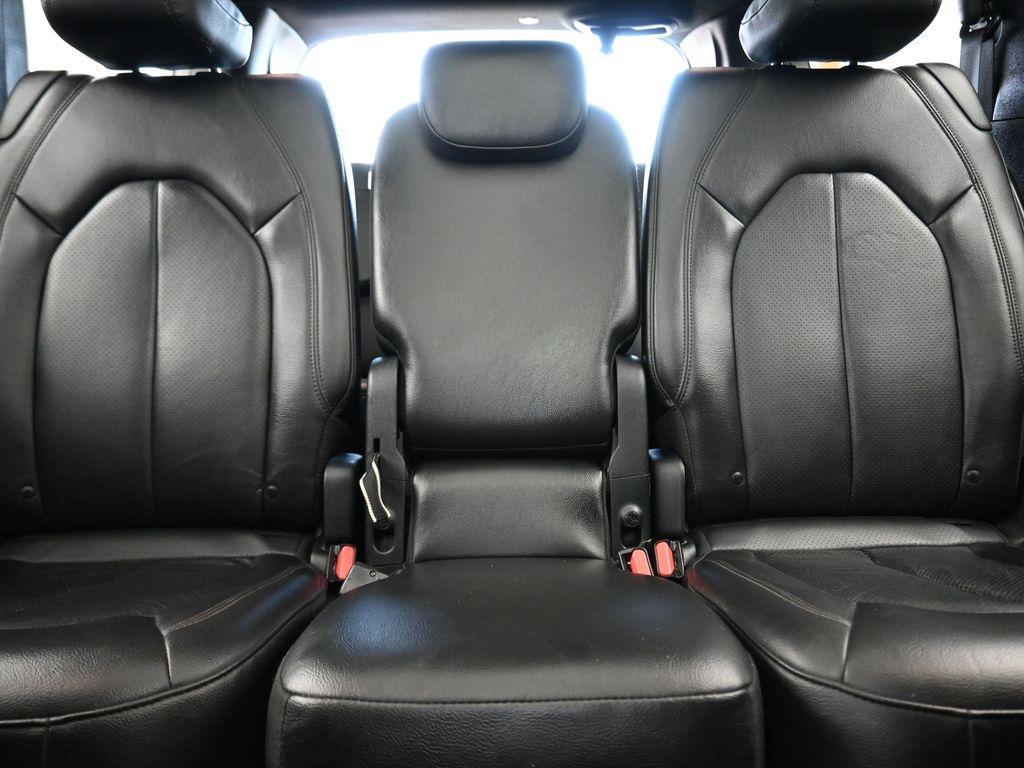 2020 Granite Crystal Metallic Clearcoat Chrysler Pacifica