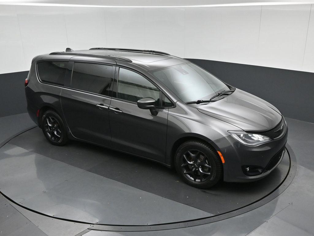 2020 Granite Crystal Metallic Clearcoat Chrysler Pacifica