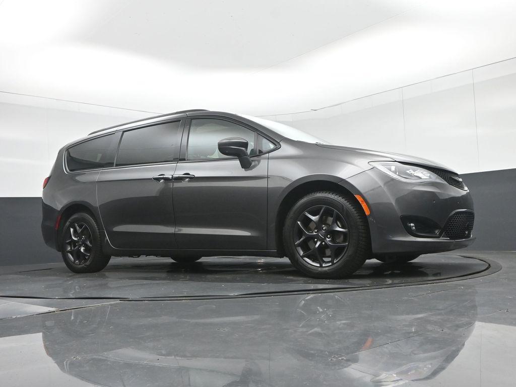 2020 Granite Crystal Metallic Clearcoat Chrysler Pacifica