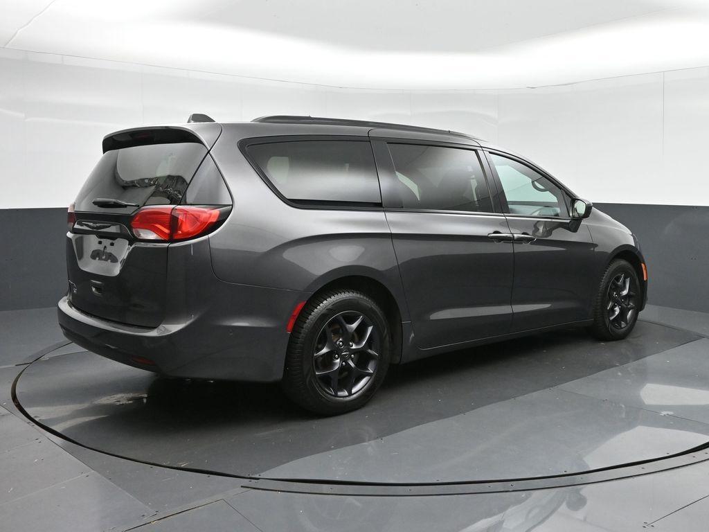 2020 Granite Crystal Metallic Clearcoat Chrysler Pacifica