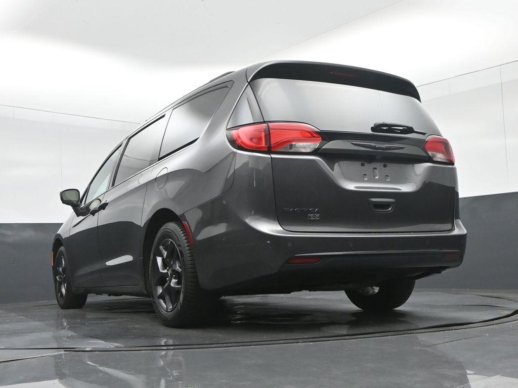 2020 Granite Crystal Metallic Clearcoat Chrysler Pacifica
