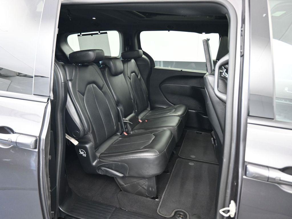 2020 Granite Crystal Metallic Clearcoat Chrysler Pacifica