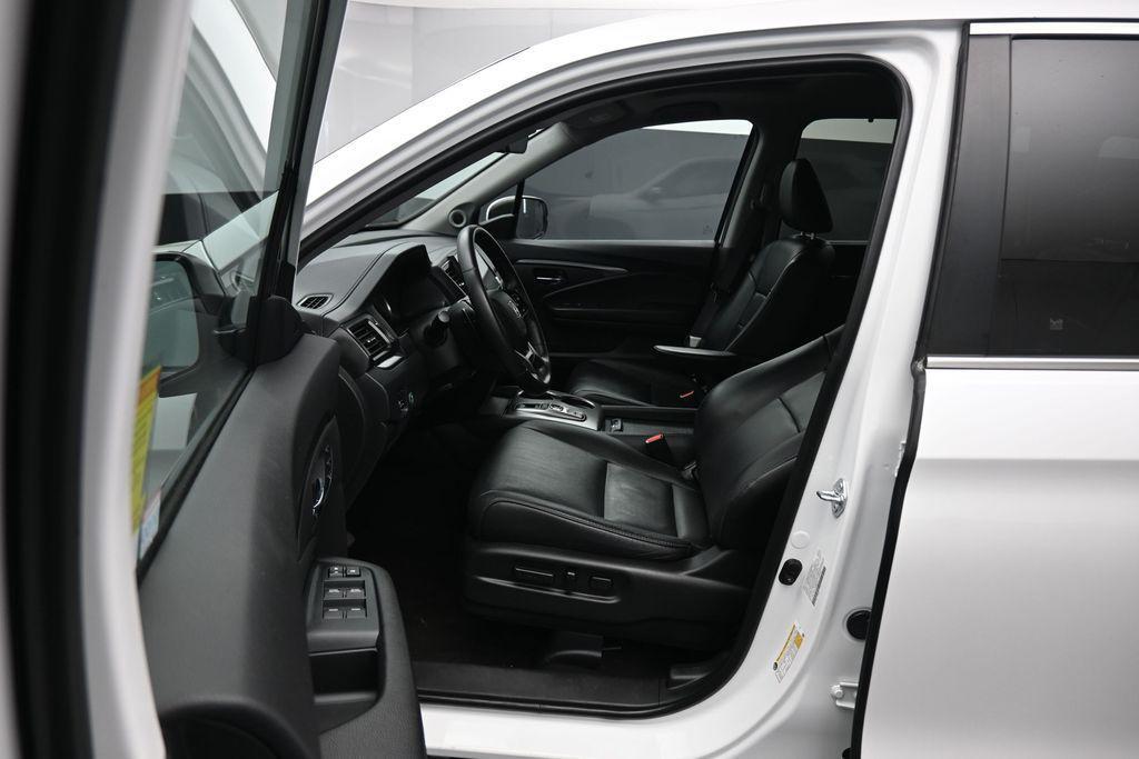 used 2022 Honda Pilot car, priced at $35,499