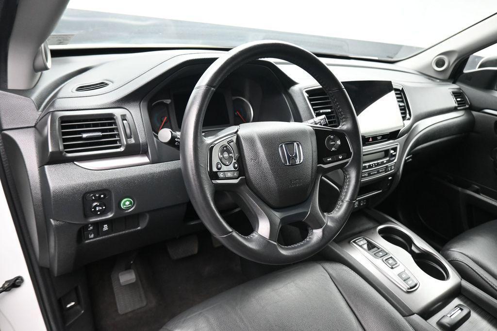 used 2022 Honda Pilot car, priced at $35,499