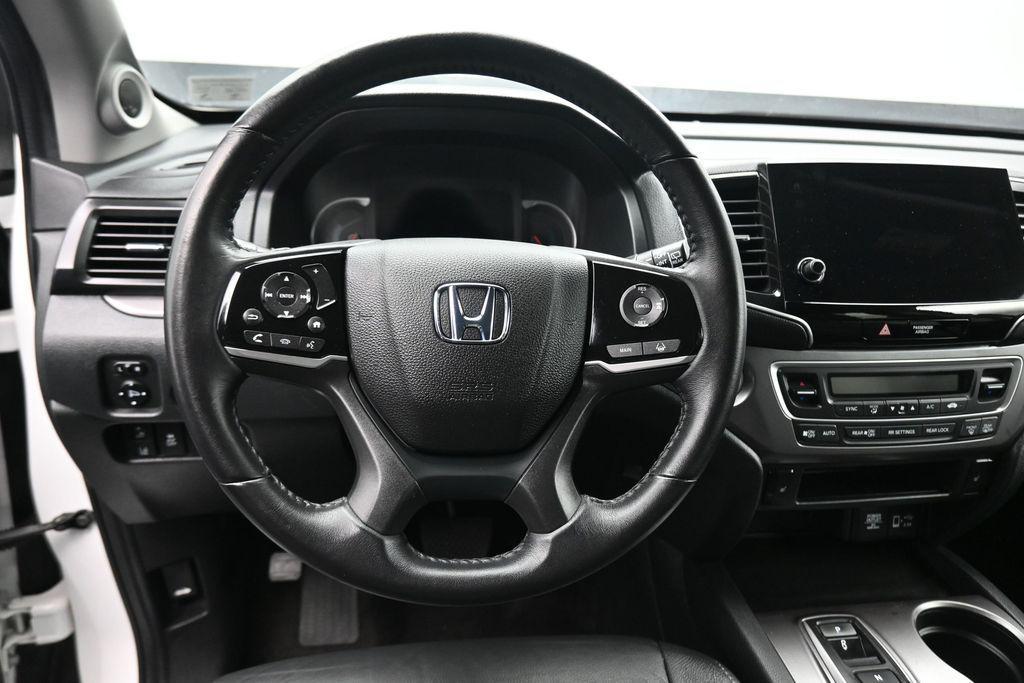 used 2022 Honda Pilot car, priced at $35,499