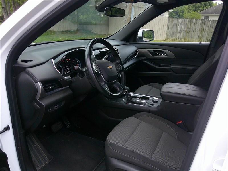 used 2023 Chevrolet Traverse car, priced at $29,980