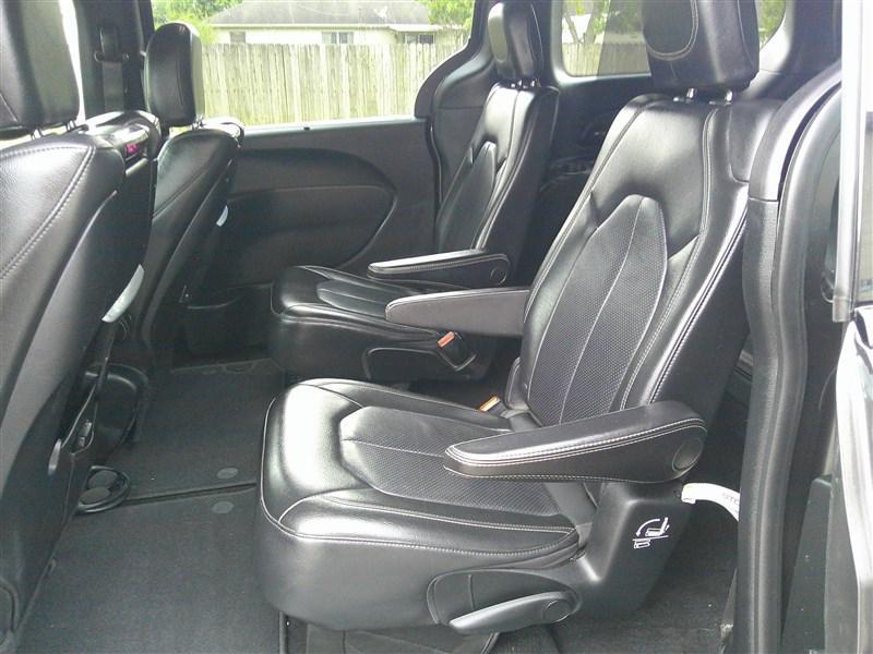 used 2018 Chrysler Pacifica car, priced at $15,980