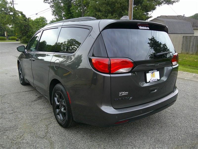used 2018 Chrysler Pacifica car, priced at $15,980