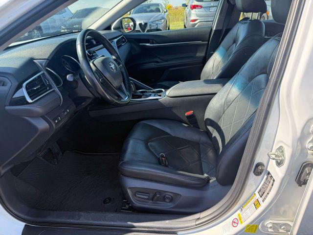 2018 Super White Toyota Camry