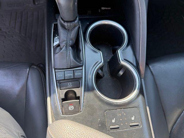 2018 Super White Toyota Camry