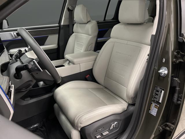 used 2025 Hyundai SANTA FE HEV car, priced at $38,995