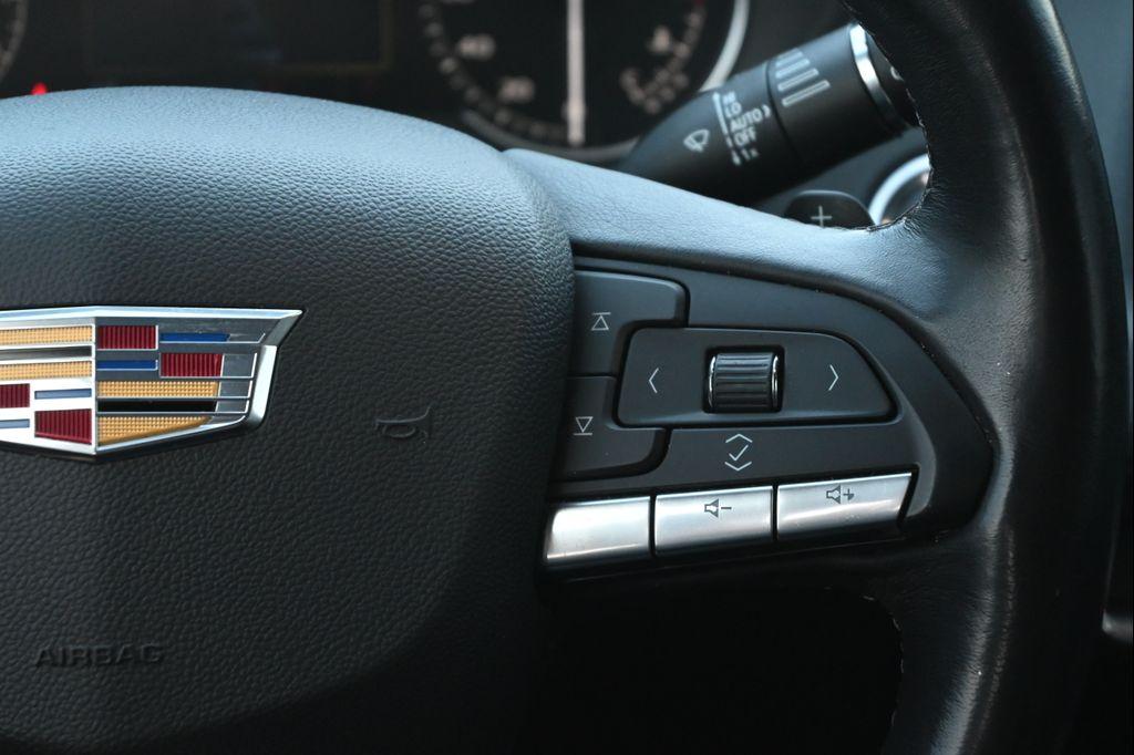 used 2023 Cadillac XT4 car, priced at $22,997