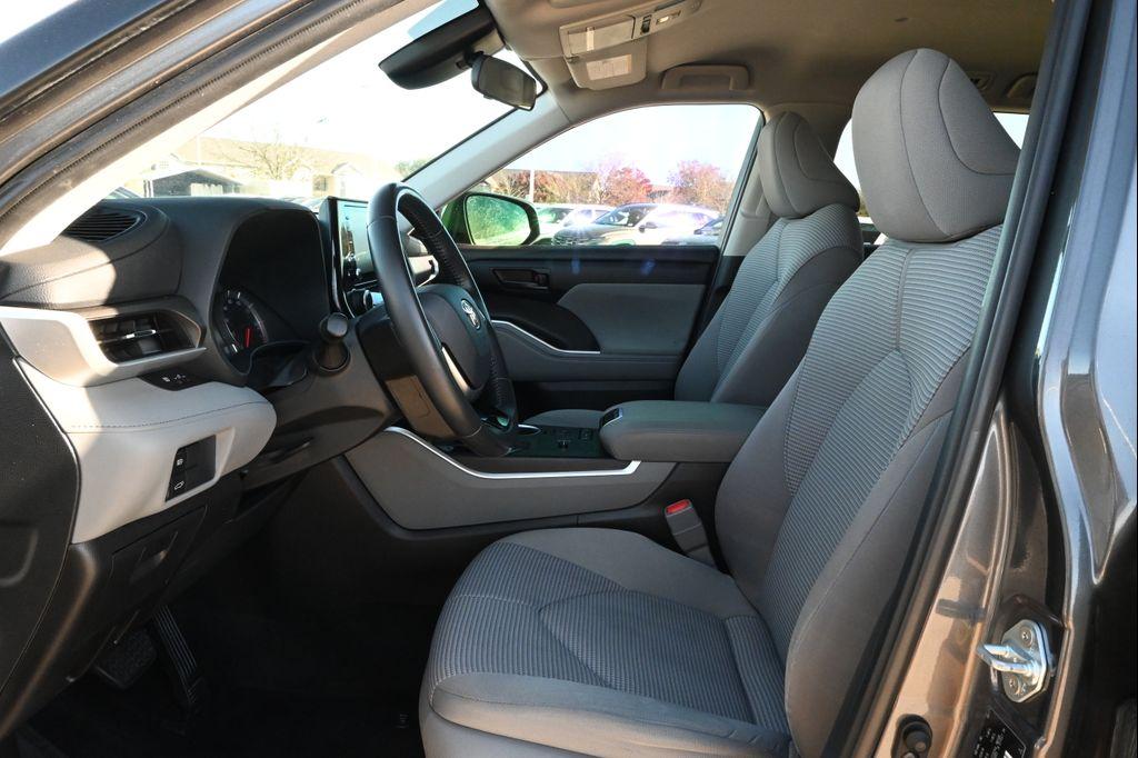 used 2021 Toyota Highlander car, priced at $21,997