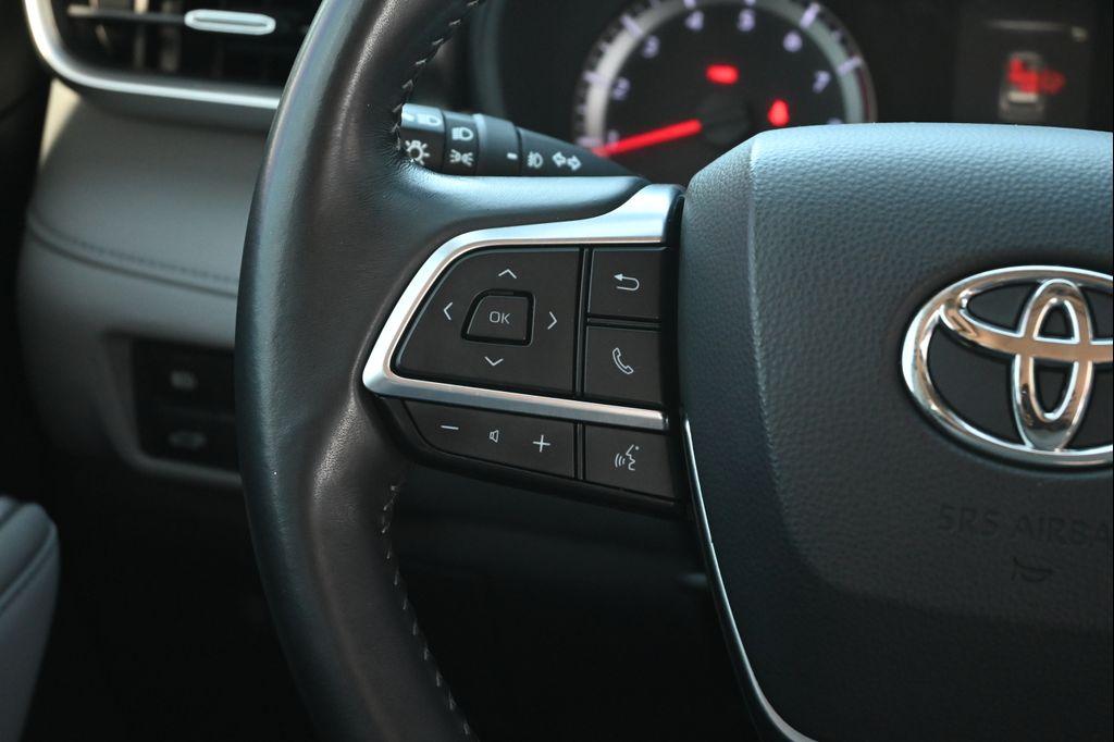 used 2021 Toyota Highlander car, priced at $21,997