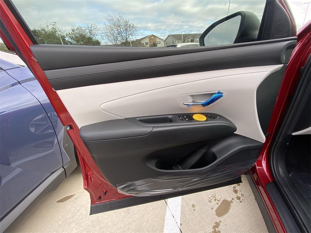 new 2025 Hyundai Tucson car, priced at $26,955