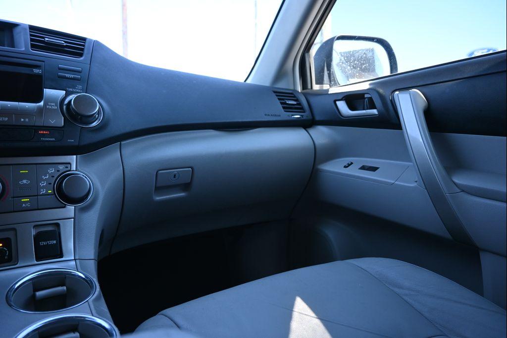 used 2011 Toyota Highlander car, priced at $9,998