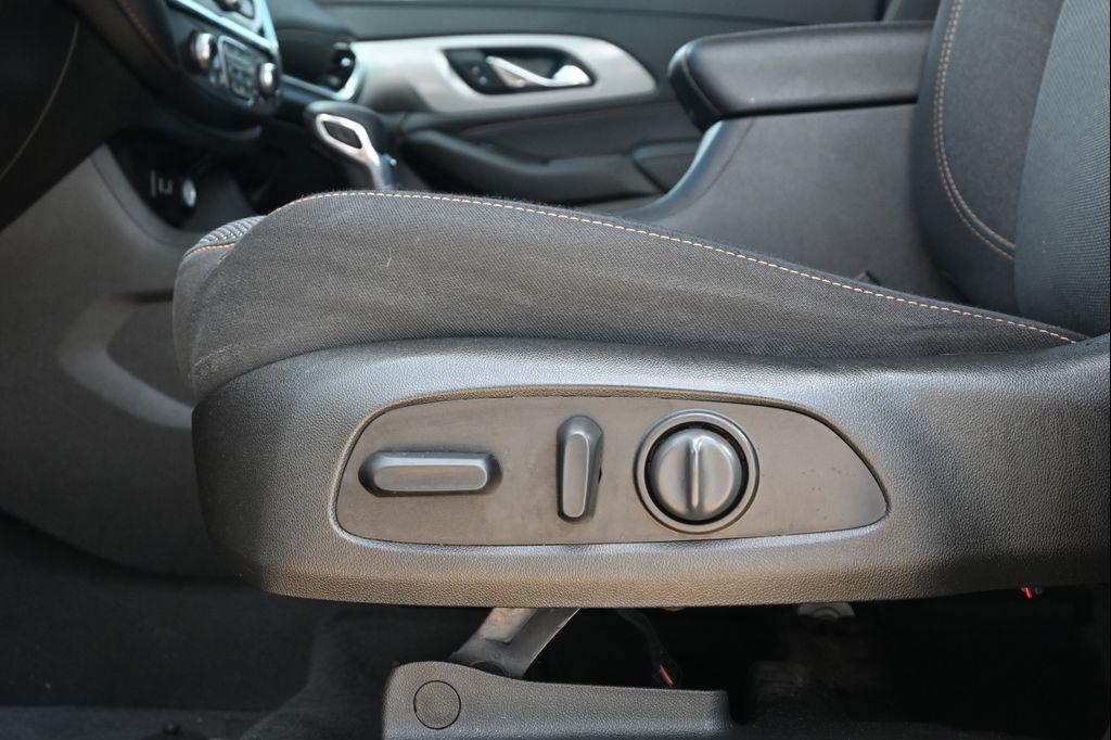 used 2021 Chevrolet Traverse car, priced at $19,996