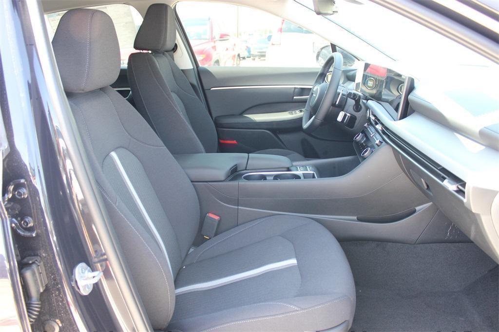new 2025 Hyundai Sonata Hybrid car, priced at $31,052