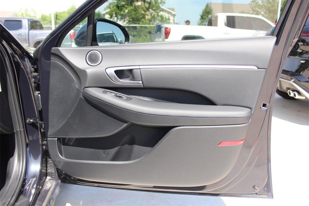 new 2025 Hyundai Sonata Hybrid car, priced at $31,052