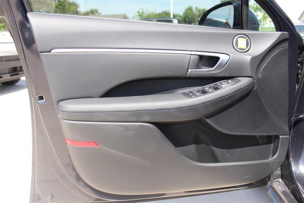 new 2025 Hyundai Sonata Hybrid car, priced at $31,052