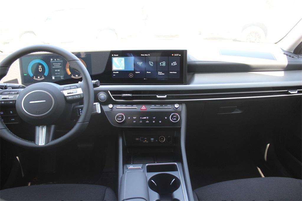 new 2025 Hyundai Sonata Hybrid car, priced at $31,052