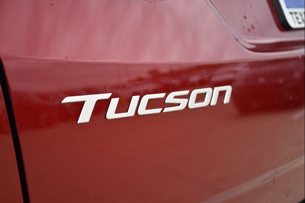 new 2026 Hyundai TUCSON Hybrid car, priced at $37,028