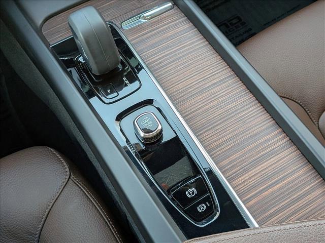 used 2022 Volvo XC60 car, priced at $28,997